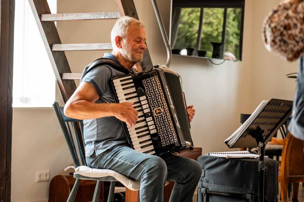 9906d5068697cc9bdc5dfddebfeb5547